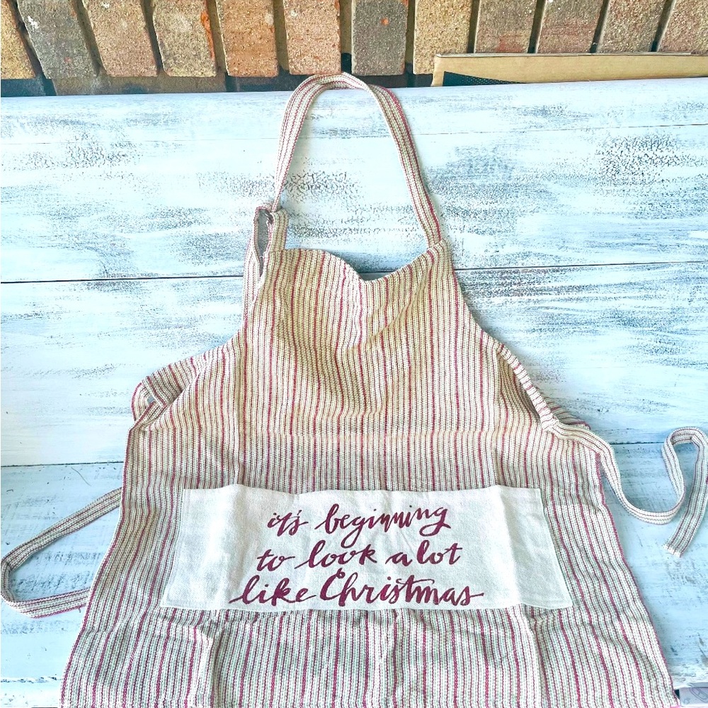 *It’s Beginning to Look a Lot Like Christmas Apron